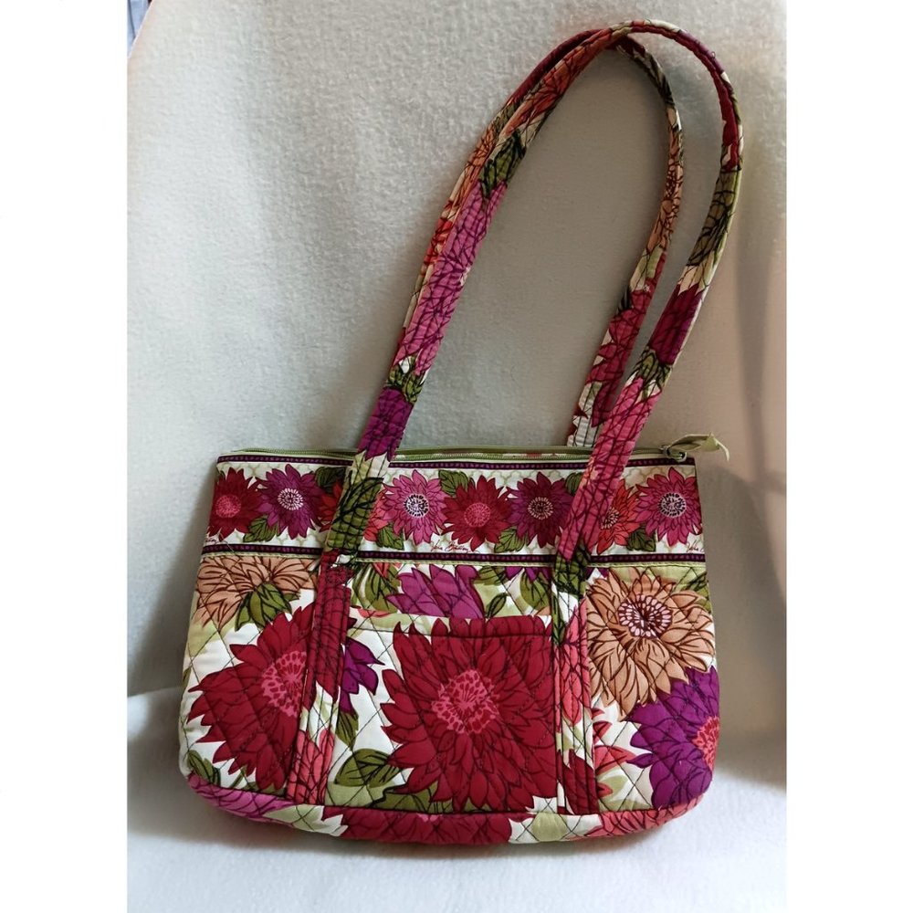 Vera Bradley purse - quilted floral fabric 10" drop